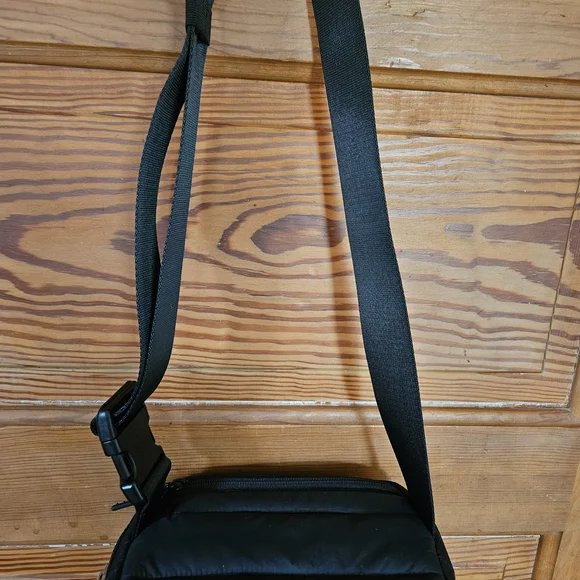 lululemon athletica Black Belt Bag - Picture 3 of 3